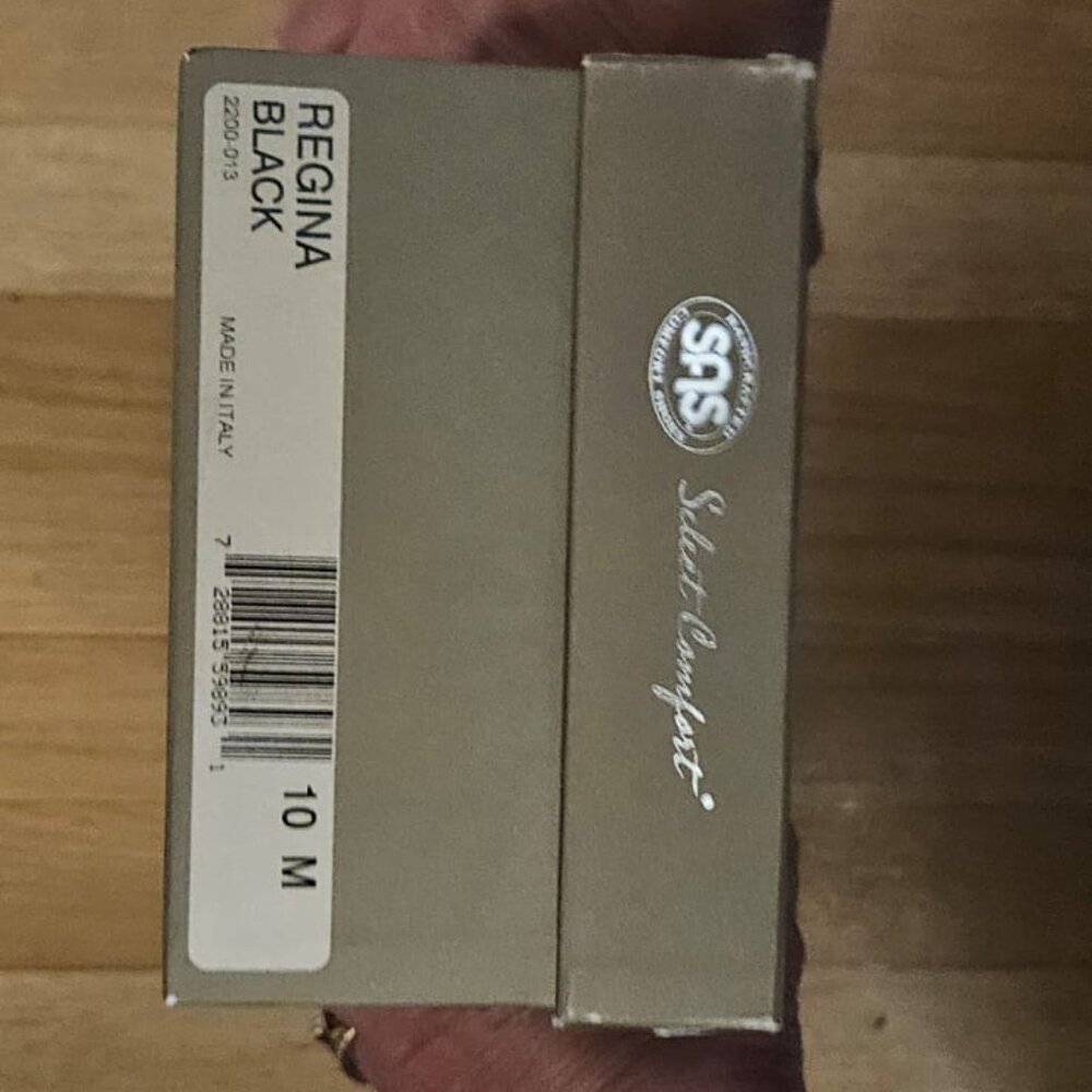 SAS Regina Pumps in Black - Picture 14 of 16